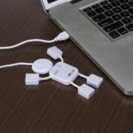 12031-Hub Boneco com 4 Entradas USB