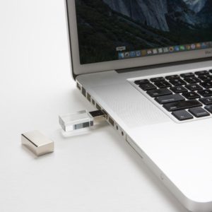 00050-4GB-Pen Drive Vidro 4GB
